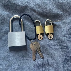 3 Locks with keys